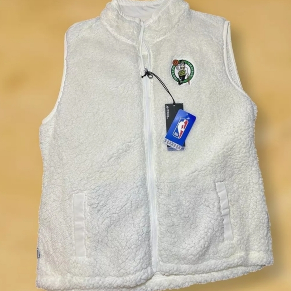 Antigua Women's NFL Boston Celtics Fleece Full Zip Grace Ivory Sherpa Vest - Picture 6 of 7